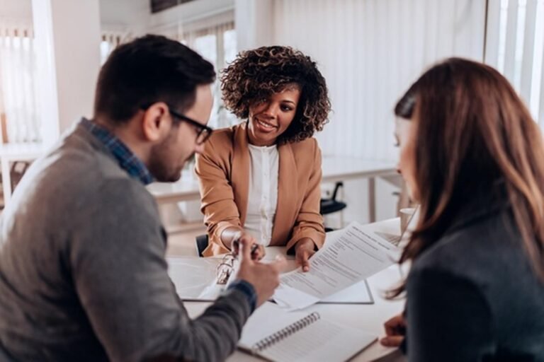 Exploring The Risks and Benefits Of Easy Approval Loans