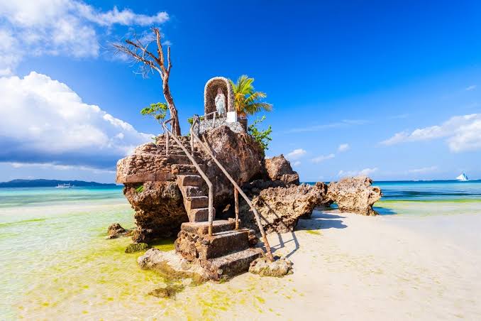 find Boracay flights on Traveloka